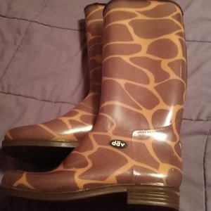dav Animal Print Rain Boots